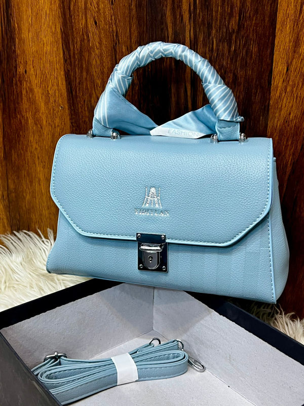 New Arrival – AAA Quality Shoulder Bag 😍
